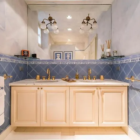 Santa Giuliana アパート